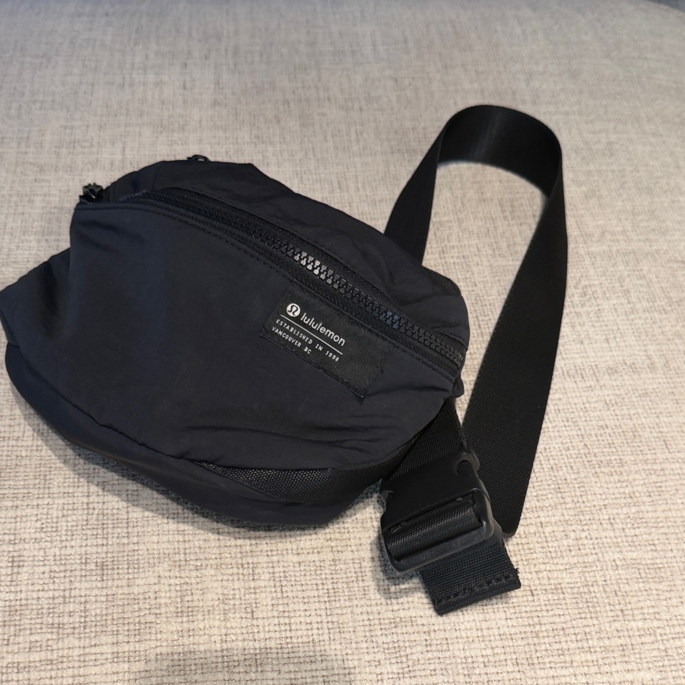 lululemon athletica Midnight Black Woman’s Crossbody Bag
